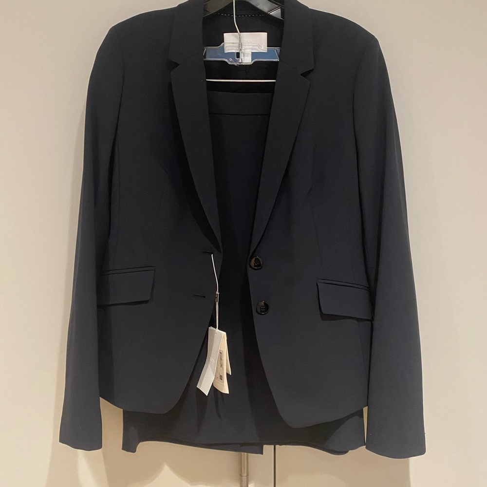 NWT hugo boss navy suit